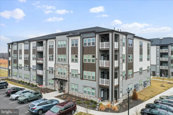 $311,000 | 151 McCormick Circle, Unit 203, Winchester, VA 22602