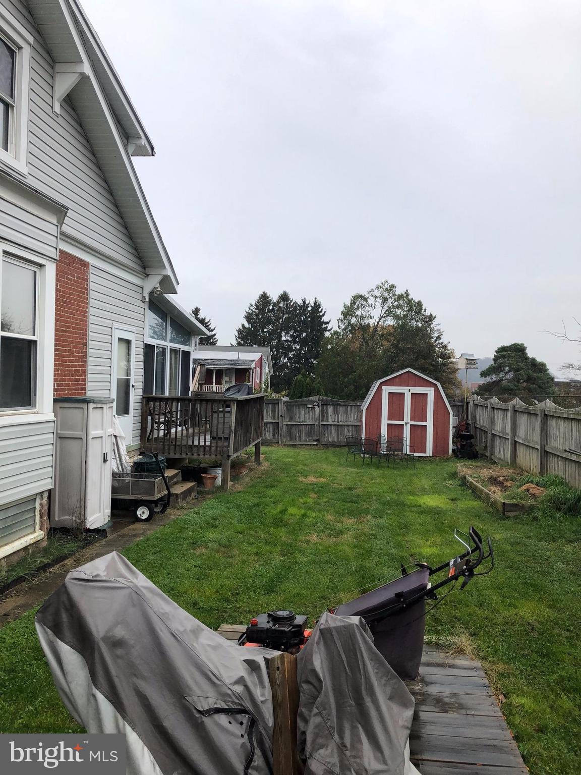33 West Broad Street Reading, PA 19607 - Photo 2 of 17 Side