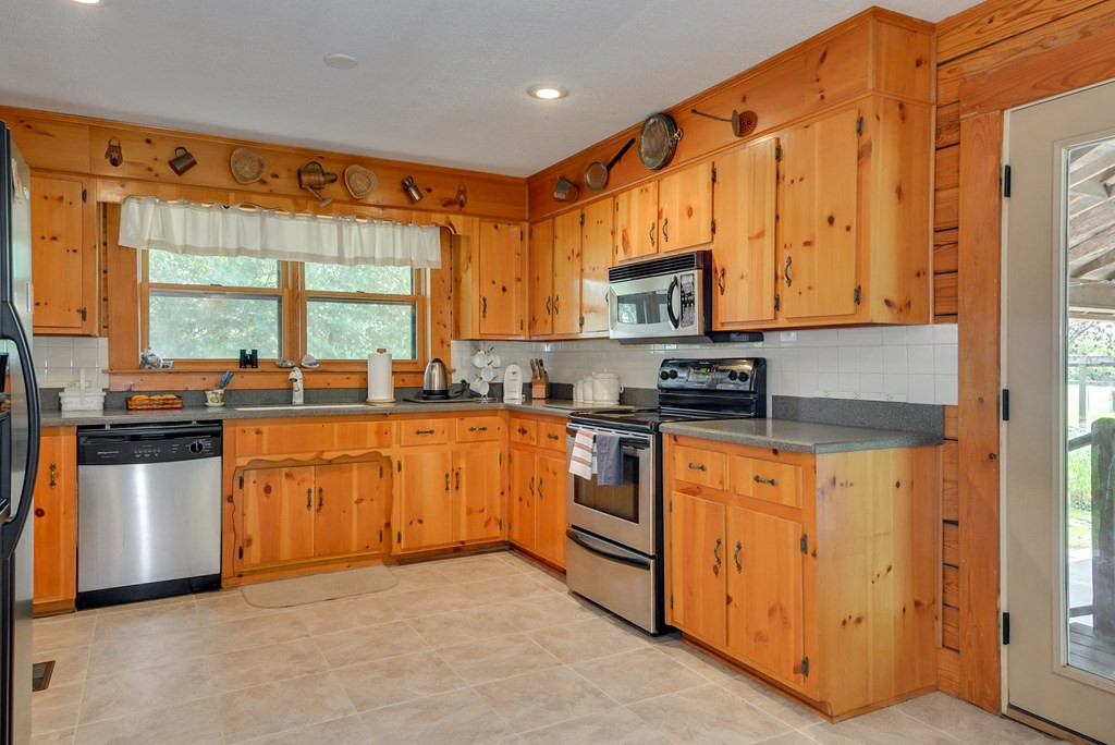 224 Cadle Crossing Road Windsor, SC 29856 - Photo 15 of 32