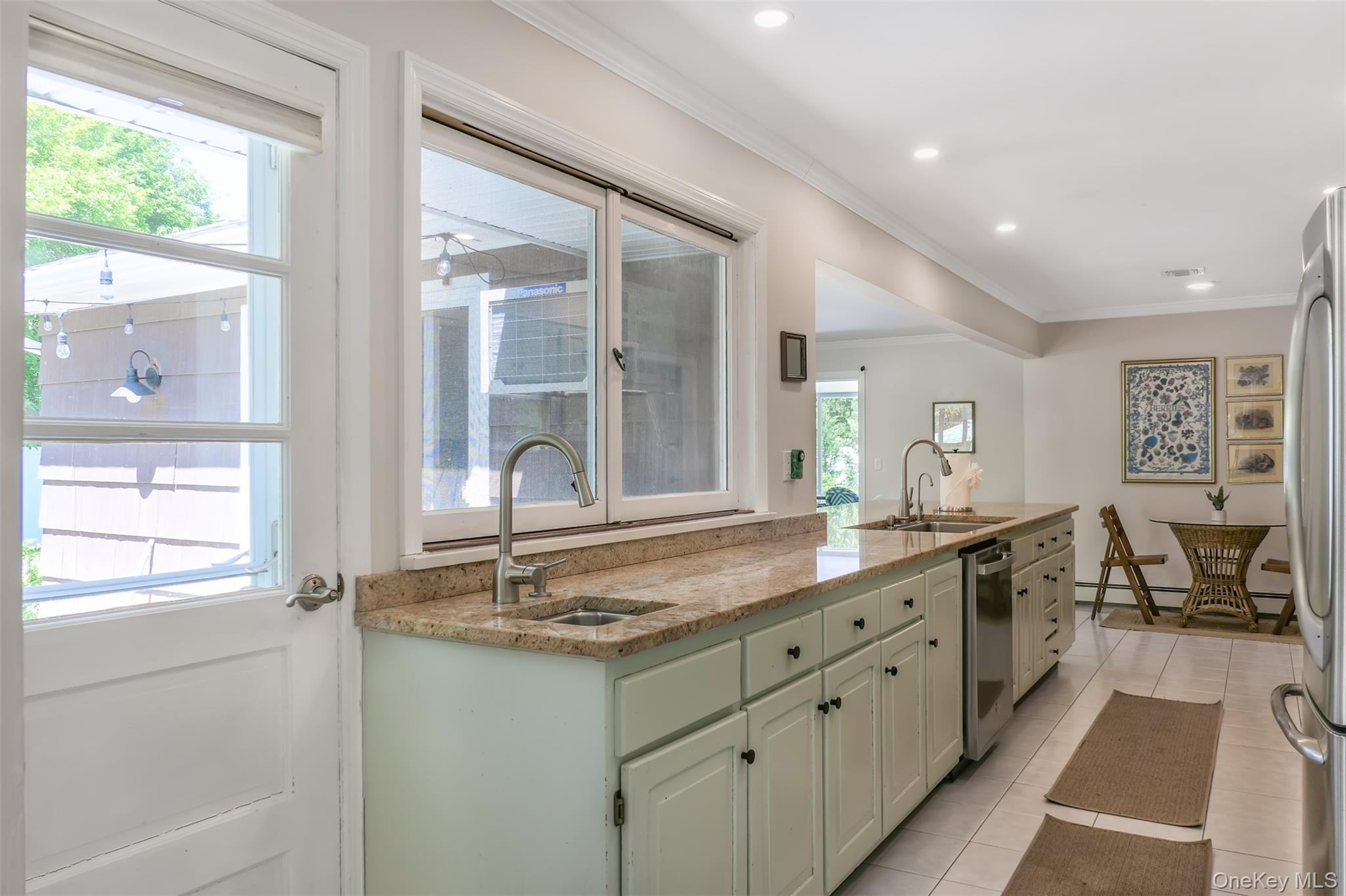 47 Oak Road East Patchogue, NY 11713 - Photo 17 of 36