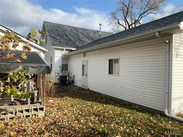 $160,000 | 224 Vine Street, Greenville, IL 62246