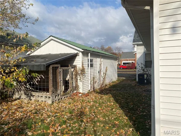 $160,000 | 224 Vine Street, Greenville, IL 62246