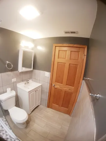 $2,350 | 3114 North Lincoln Avenue, Unit 2, Chicago, IL 60657