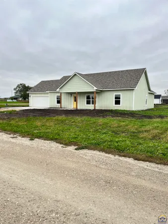 $267,500 | 214 Hickory Street, Americus, KS 66835