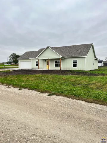 $279,900 | 214 Hickory Street, Americus, KS 66835
