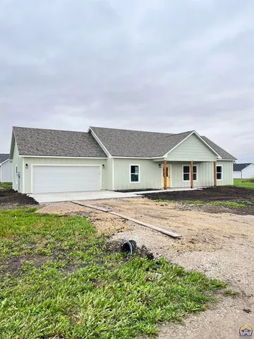 $279,900 | 214 Hickory Street, Americus, KS 66835
