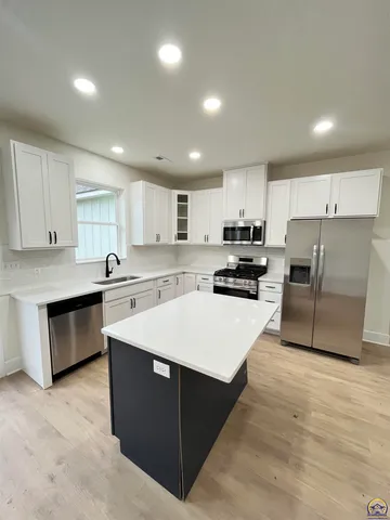 $279,900 | 214 Hickory Street, Americus, KS 66835