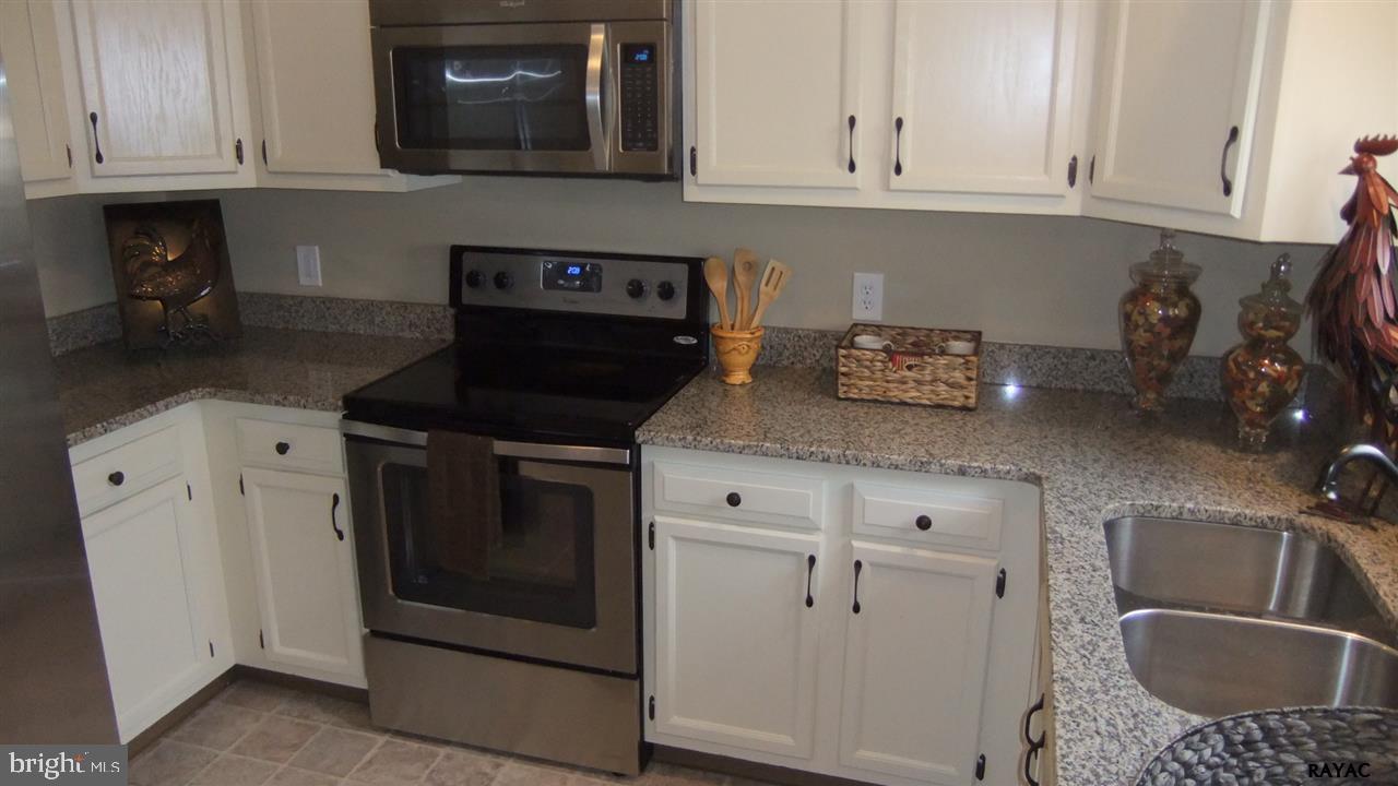 3111 Sundial Road Dover, PA 17315 - Photo 7 of 29 Gallery Image 7