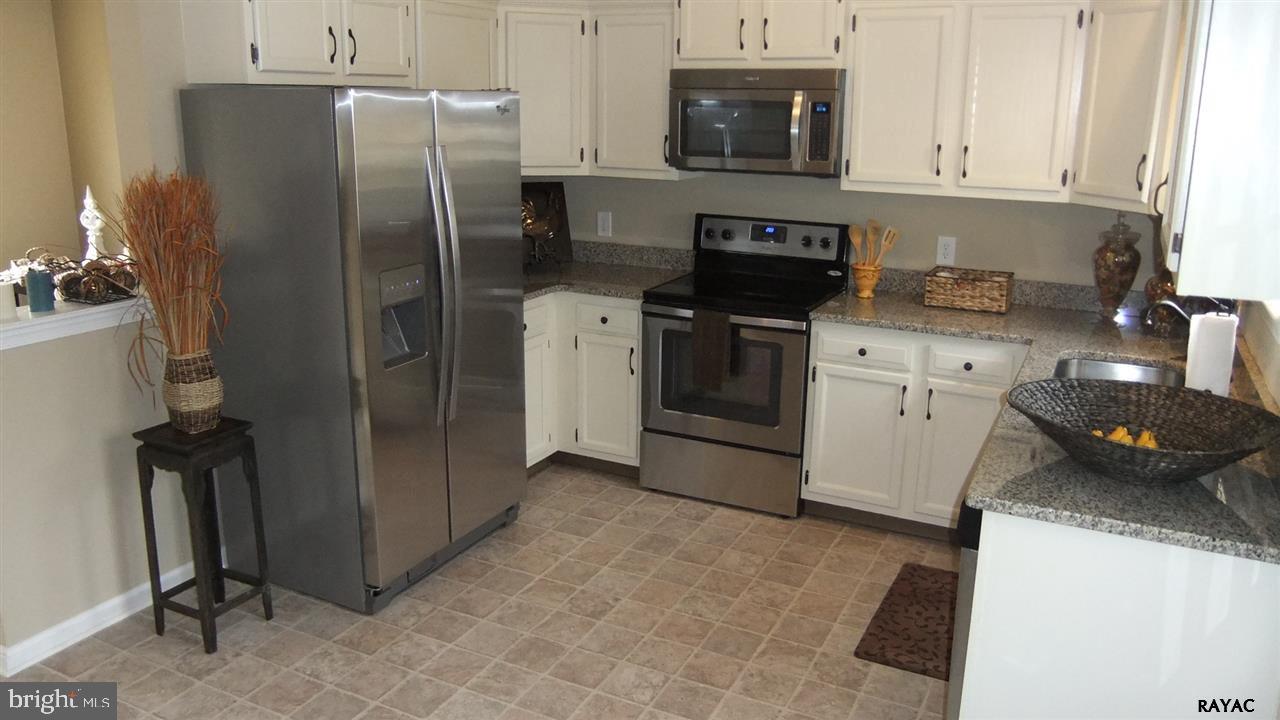 3111 Sundial Road Dover, PA 17315 - Photo 8 of 29 Gallery Image 8