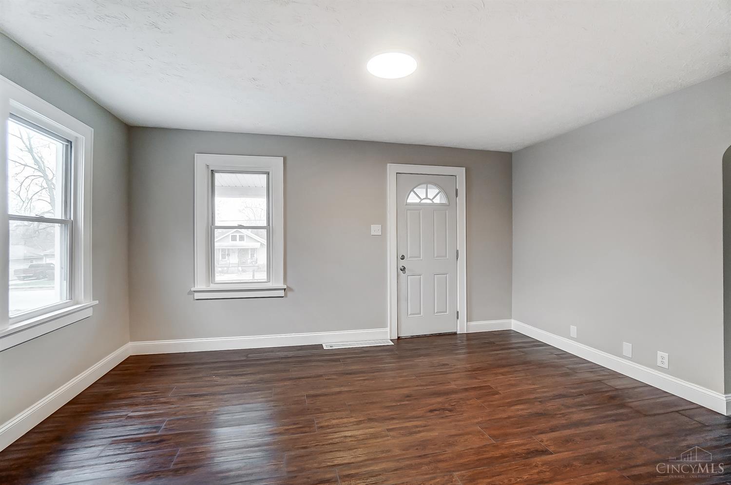 409 Burton Road Middletown, OH 45044 - Photo 6 of 26 Gallery Image 6