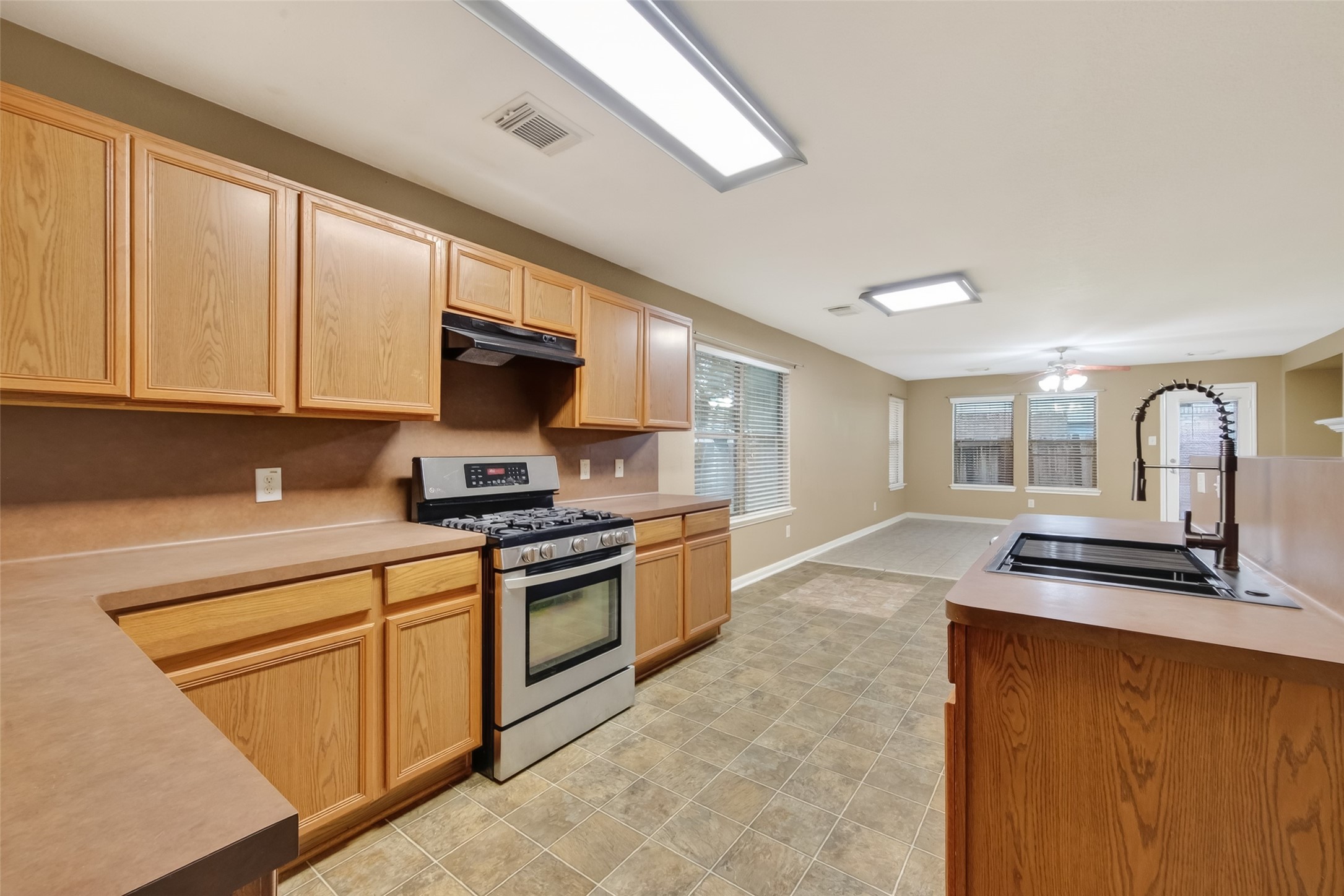 9219 Pinderfield Court Houston, TX 77083 - Photo 18 of 37