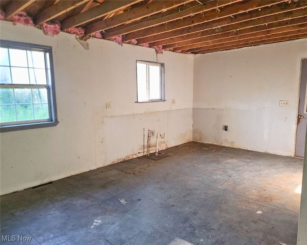 2104 Dock Road Madison, OH 44057 - Photo 2 of 11