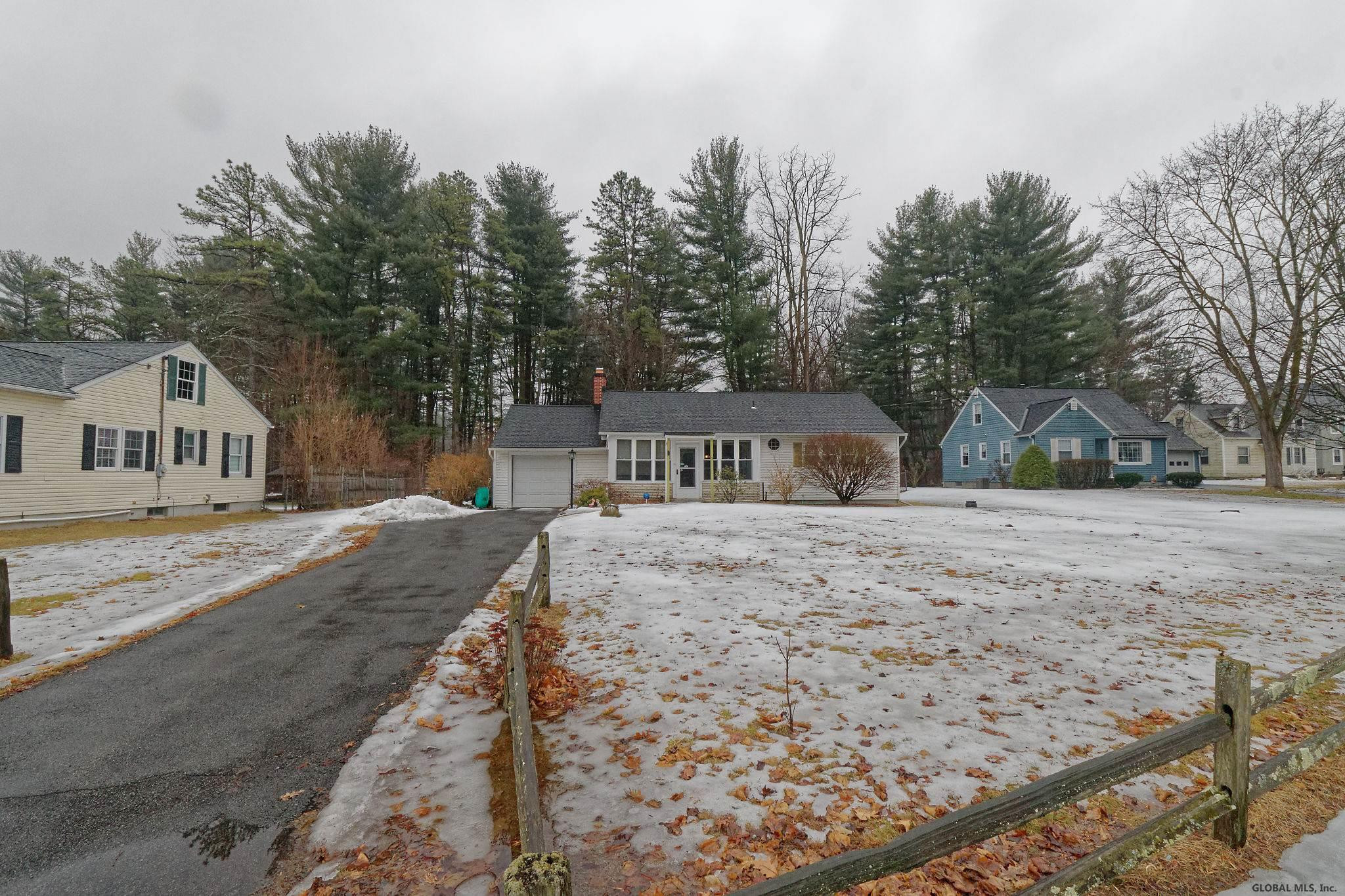 9 Pinewood Road Guilderland, NY 12084 - Photo 2 of 22 Photo 2