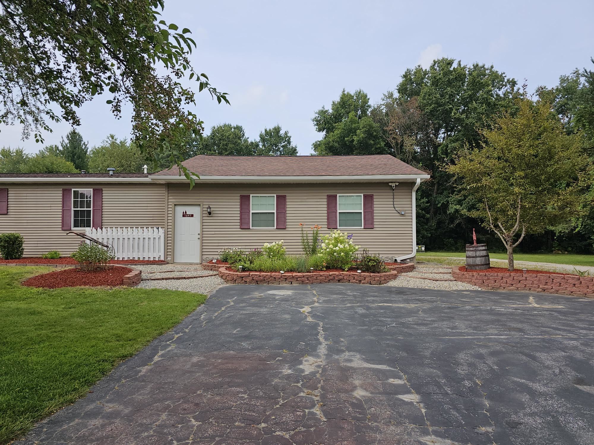 1697 East Chippewa River Road Midland, MI 48640 - Photo 34 of 39 Gallery Image 34