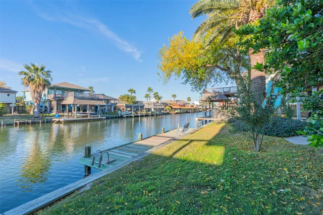 $350,000 | 775 Marlin Street, Bayou Vista, TX 77563