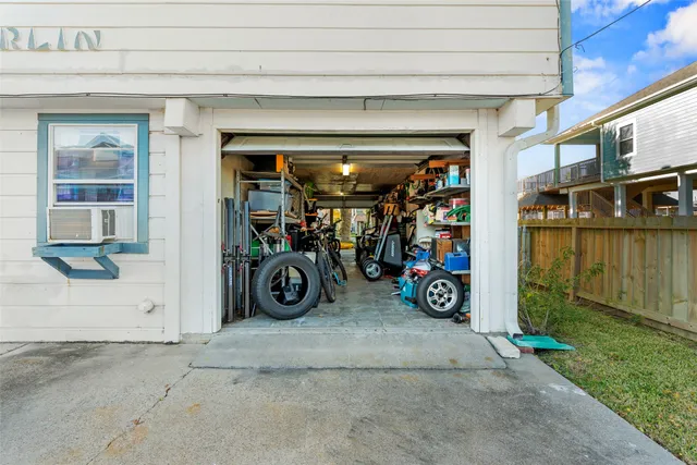 $350,000 | 775 Marlin Street, Bayou Vista, TX 77563