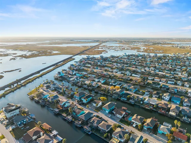 $350,000 | 775 Marlin Street, Bayou Vista, TX 77563