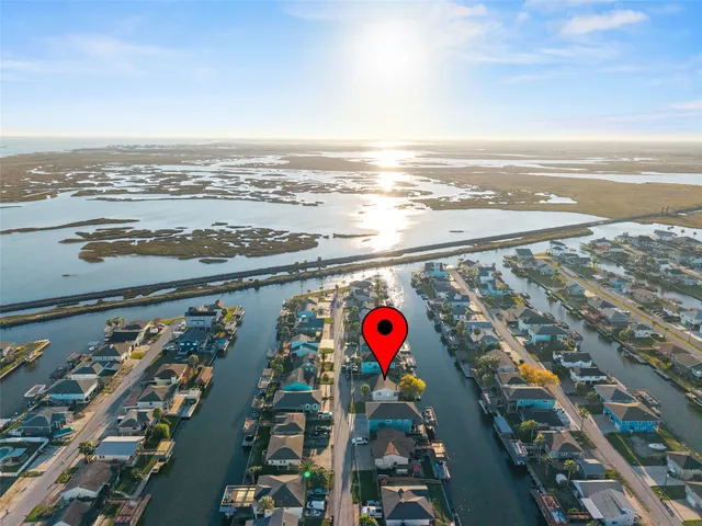 $350,000 | 775 Marlin Street, Bayou Vista, TX 77563