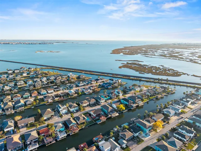 $350,000 | 775 Marlin Street, Bayou Vista, TX 77563