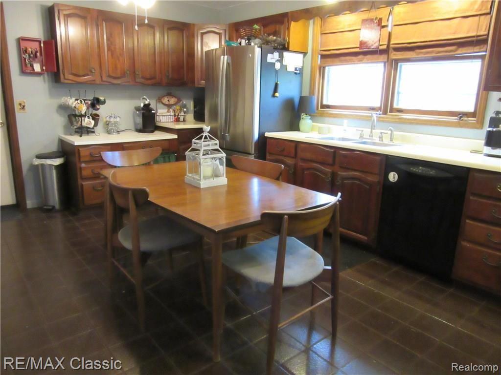 3169 Middle Road Highland, MI 48357 - Photo 7 of 24 3169 Middle Rd 003.JPG