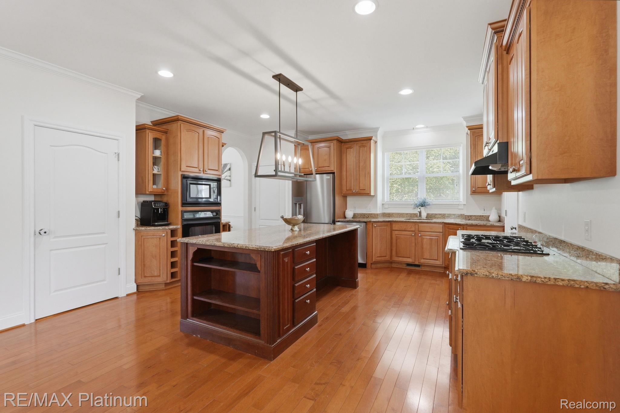 1713 Town Commons Drive Howell, MI 48855 - Photo 9 of 44 12-web-or-mls-1713_Town_Commons_Dr_012.jpg