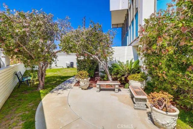 $1,060,000 | 2999 East Ocean Boulevard, Long Beach, CA 90803