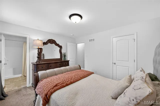 $285,000 | 320 Carolyn Circle, Wright City, MO 63390