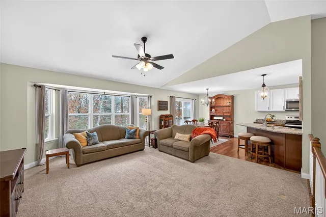 $285,000 | 320 Carolyn Circle, Wright City, MO 63390