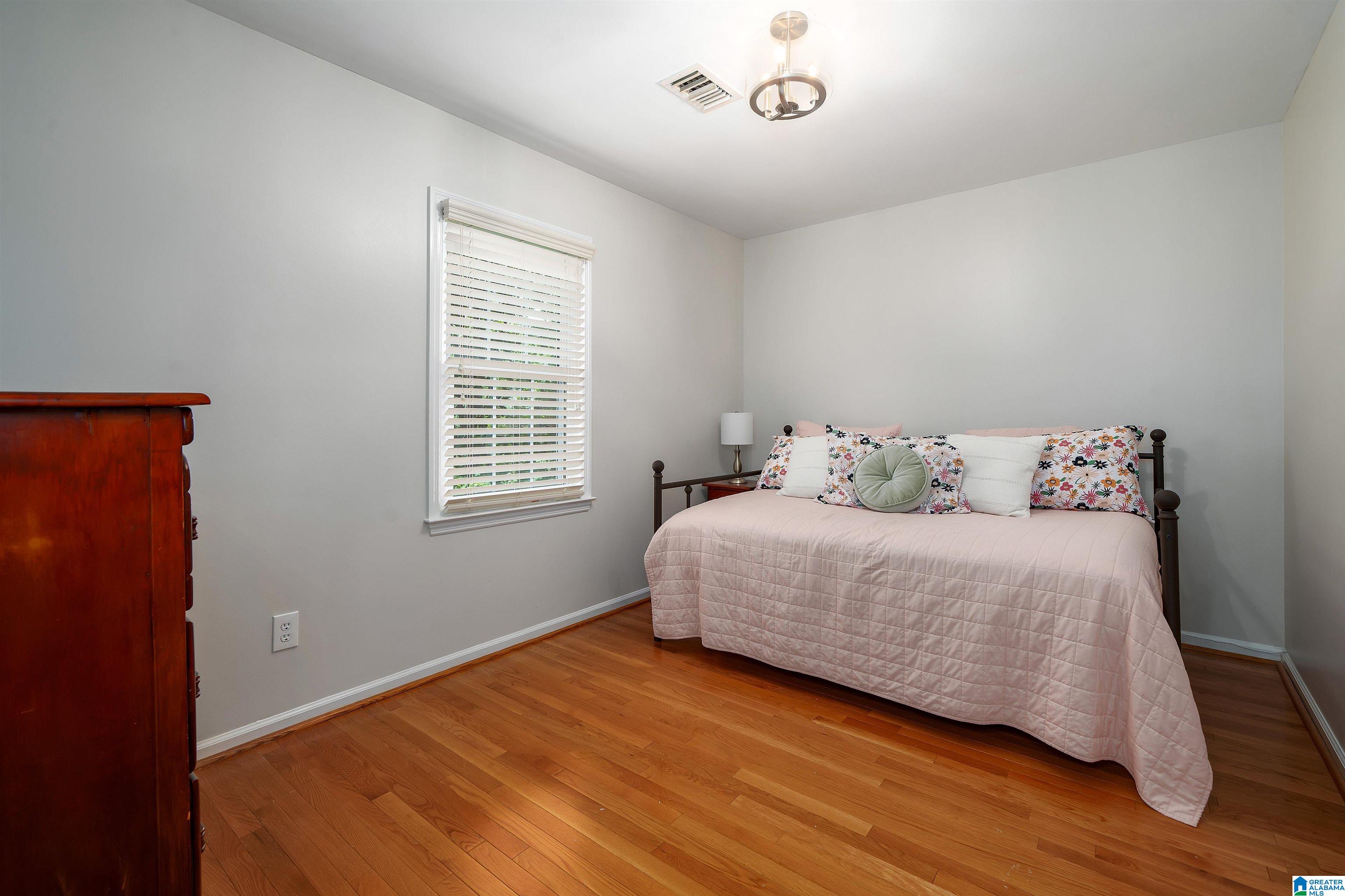 34 Shades Crest Road Hoover, AL 35226 - Photo 20 of 37
