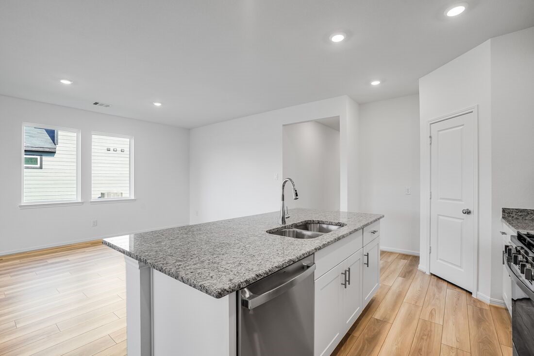 21906 Longhorn Rdg Drive Hockley, TX 77447 - Photo 4 of 26 21906 Longhorn Ridge Drive ~ Ready Now