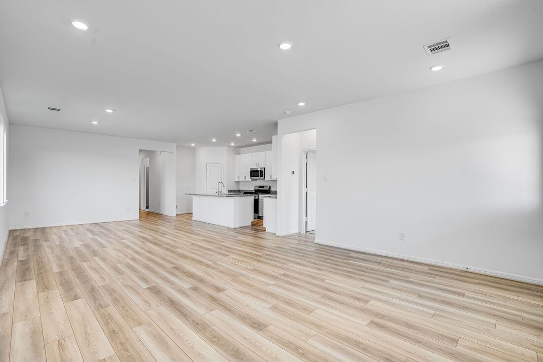 21906 Longhorn Rdg Drive Hockley, TX 77447 - Photo 6 of 26 21906 Longhorn Ridge Drive ~ Ready Now