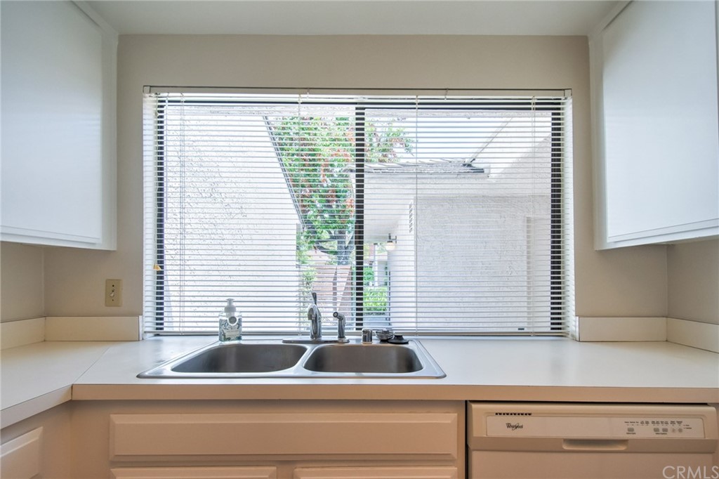 17284 Citron Irvine, CA 92612 - Photo 14 of 69