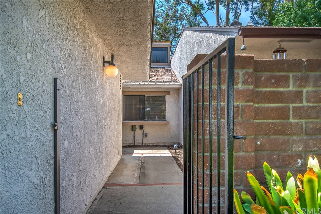 17284 Citron Irvine, CA 92612 - Photo 4 of 69