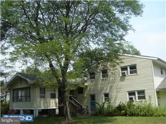 16 Perry Road East Brunswick, NJ 08816 - Photo 2 of 8