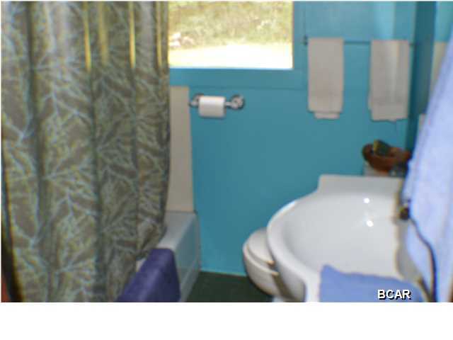3421 Mallory Road Vernon, FL 32462 - Photo 10 of 24 Gallery Image 10
