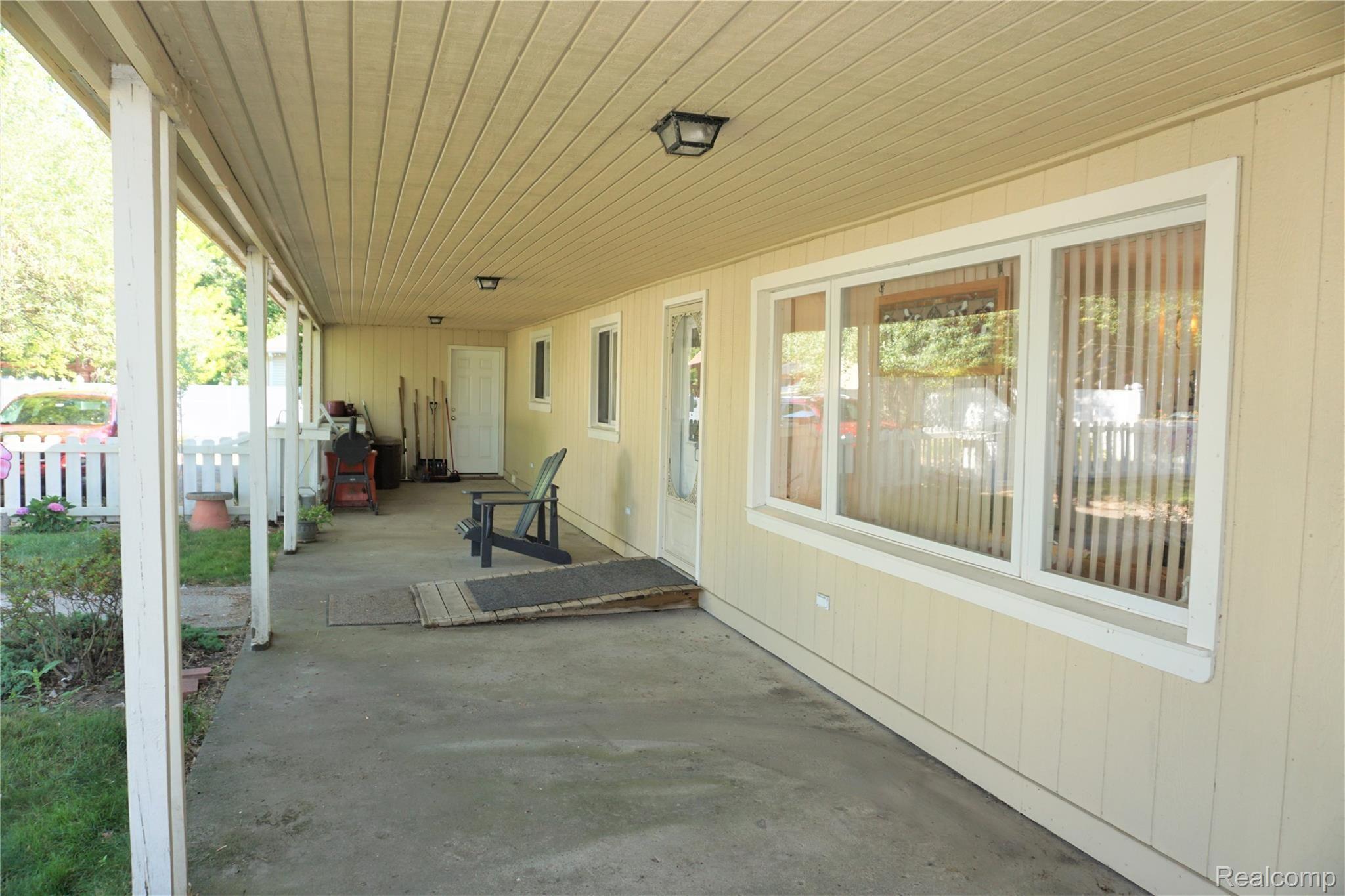 14793 Inkster Road Livonia, MI 48154 - Photo 24 of 28 21 Back.jpg