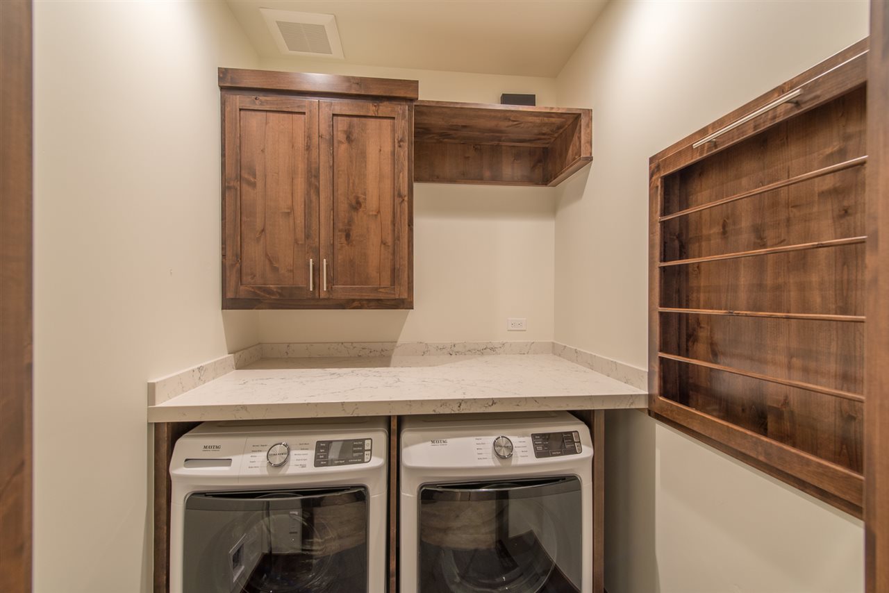 11890 Pine Forest Road Truckee, CA 96161 - Photo 16 of 21 Gallery Image 16