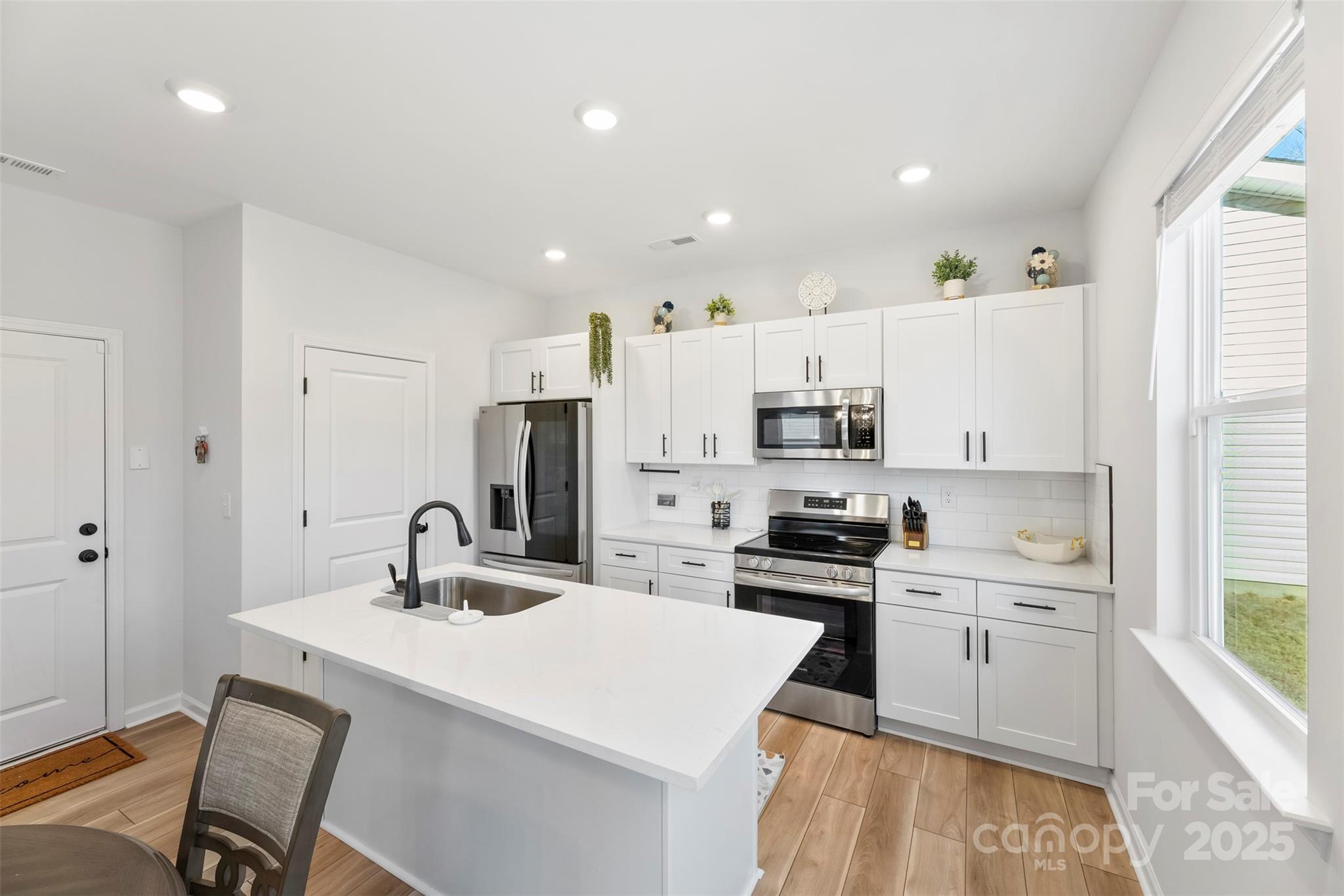 145 Baucom Street Charlotte, NC 28216 - Photo 16 of 47