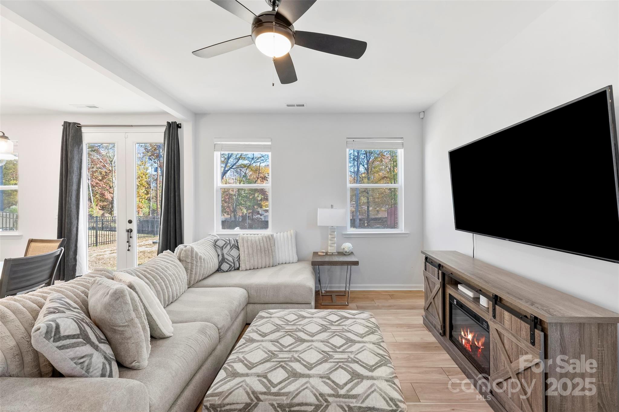 145 Baucom Street Charlotte, NC 28216 - Photo 6 of 47