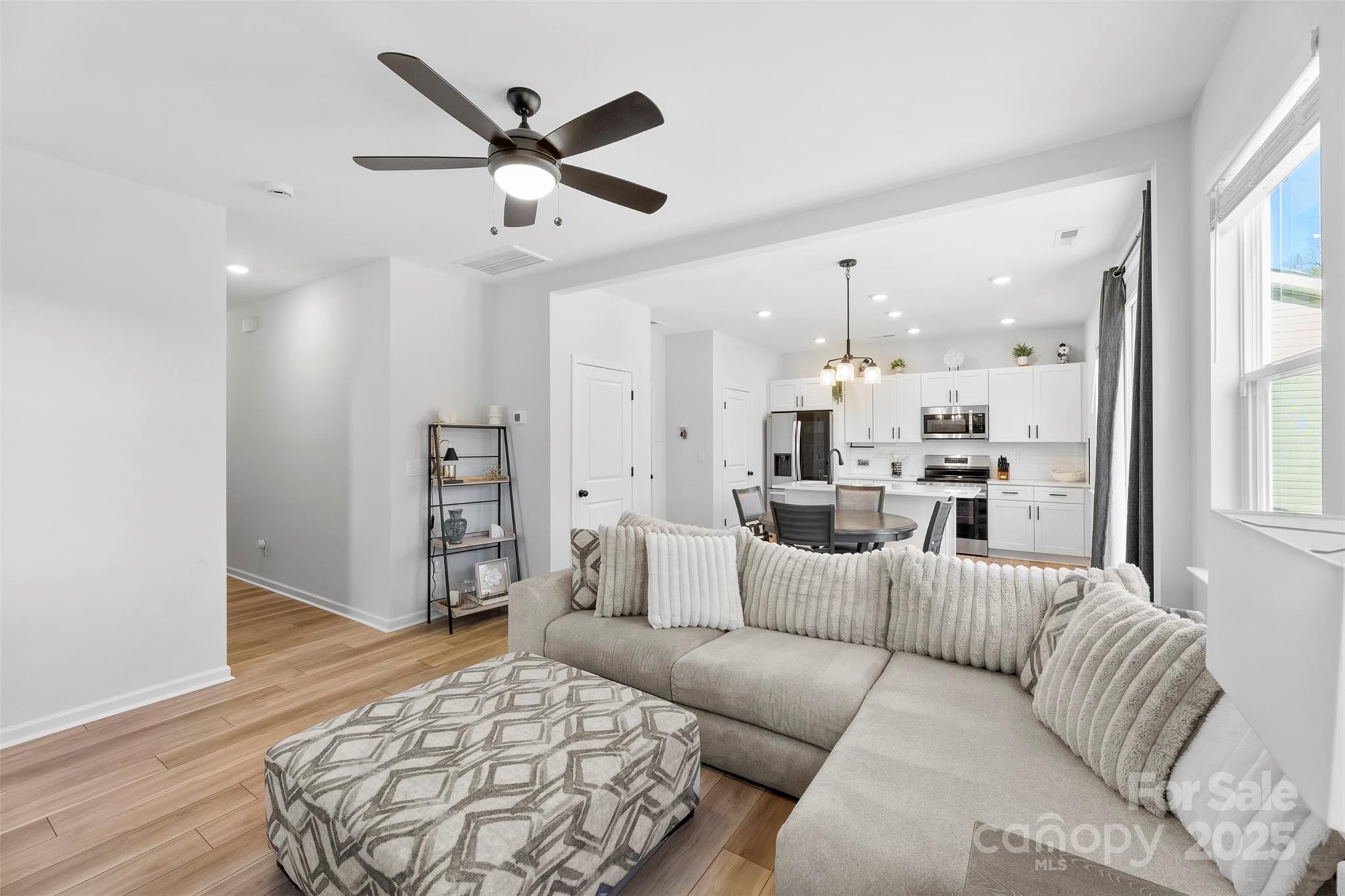 145 Baucom Street Charlotte, NC 28216 - Photo 8 of 47