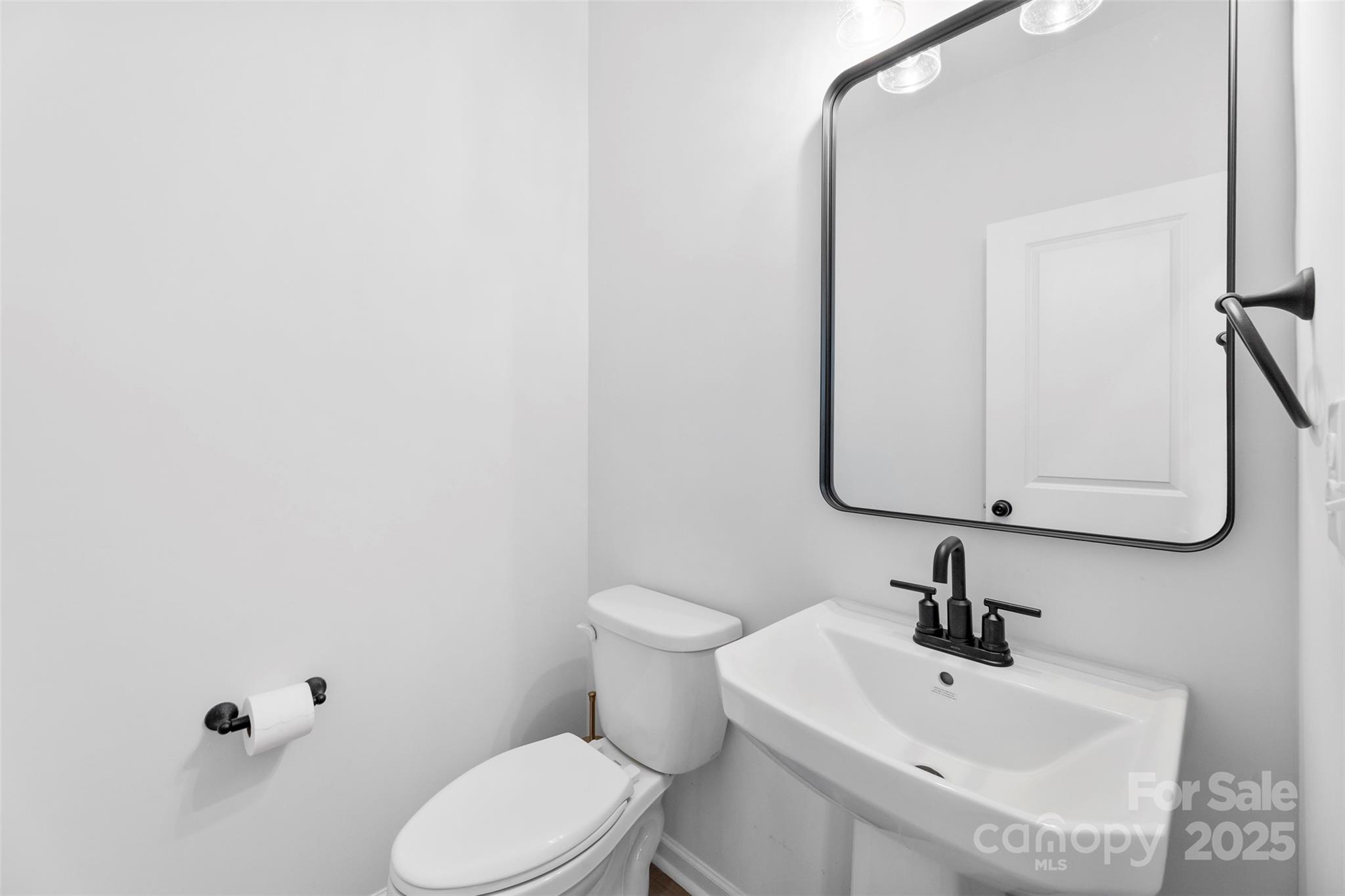 145 Baucom Street Charlotte, NC 28216 - Photo 9 of 47