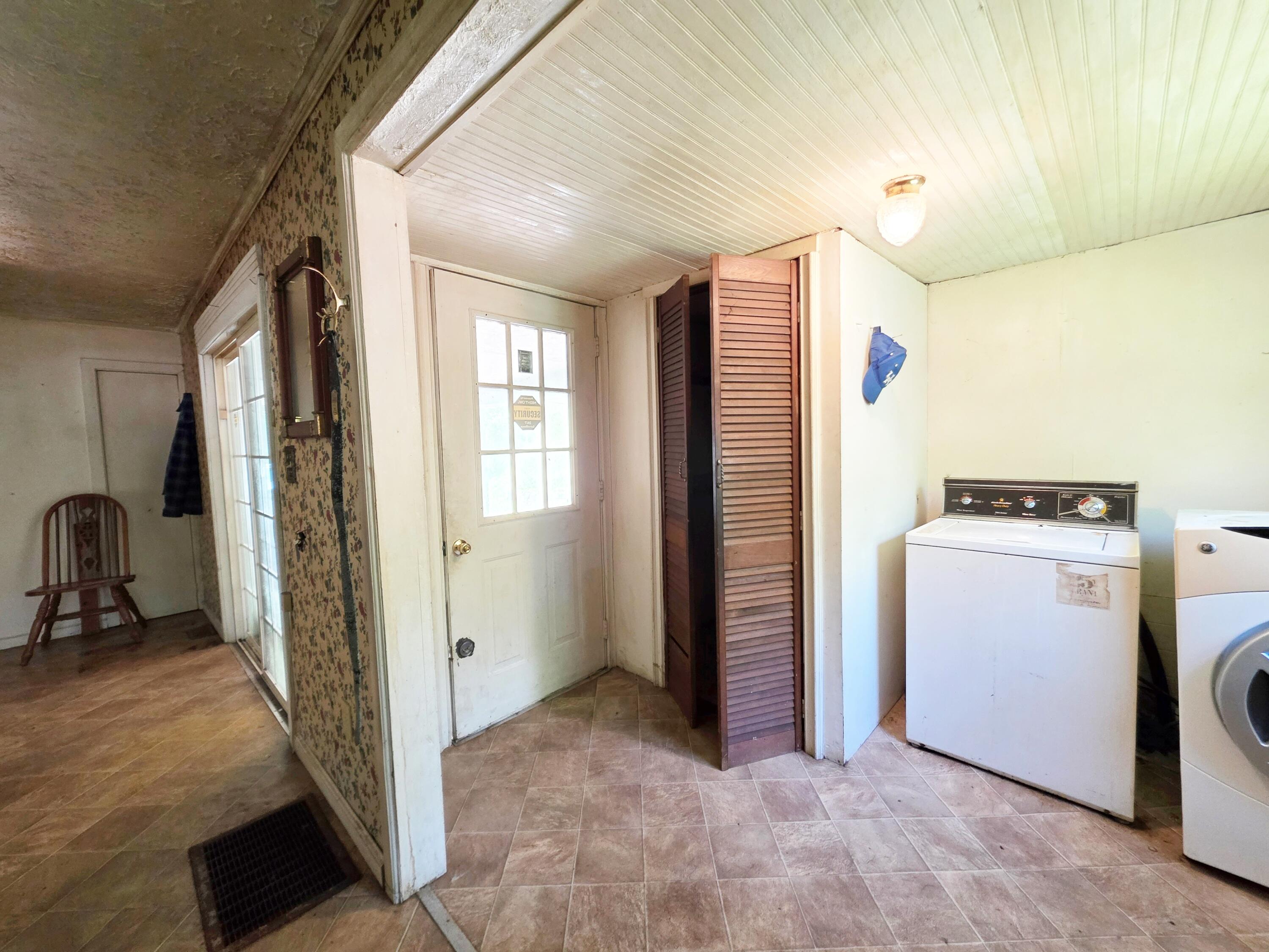 55 Cletis Webb Road Phyllis, KY 41554 - Photo 8 of 28 20260818_150626