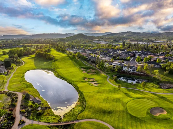 $2,250,000 | 32 Pebble Creek Drive, Eagle Point, OR 97524