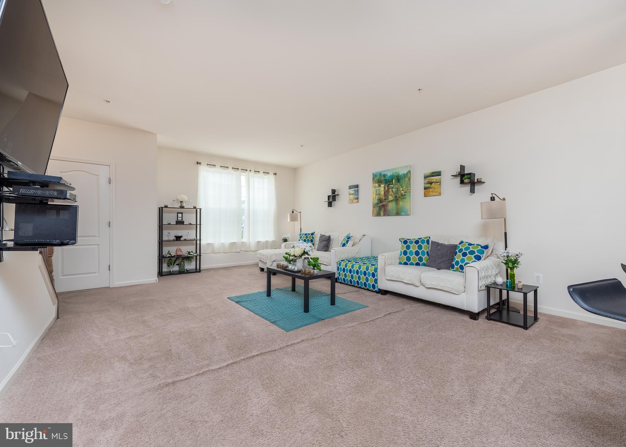 9780 Peace Spgs Ridge Laurel, MD 20723 - Photo 11 of 30 Living room on main level