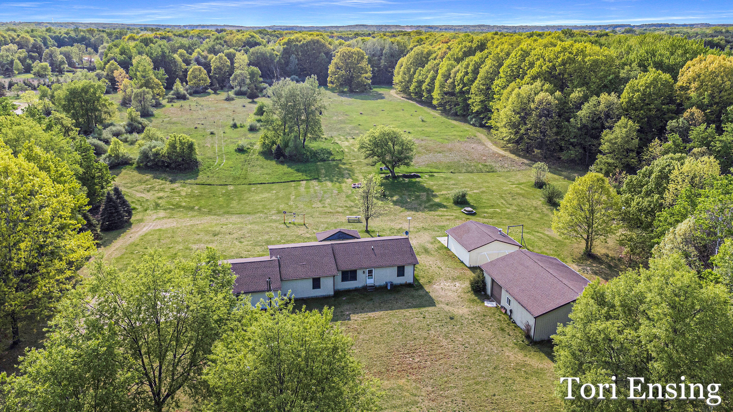 10423 East Klees Road Crystal, MI 48818 - Photo 25 of 29 DJI_0066