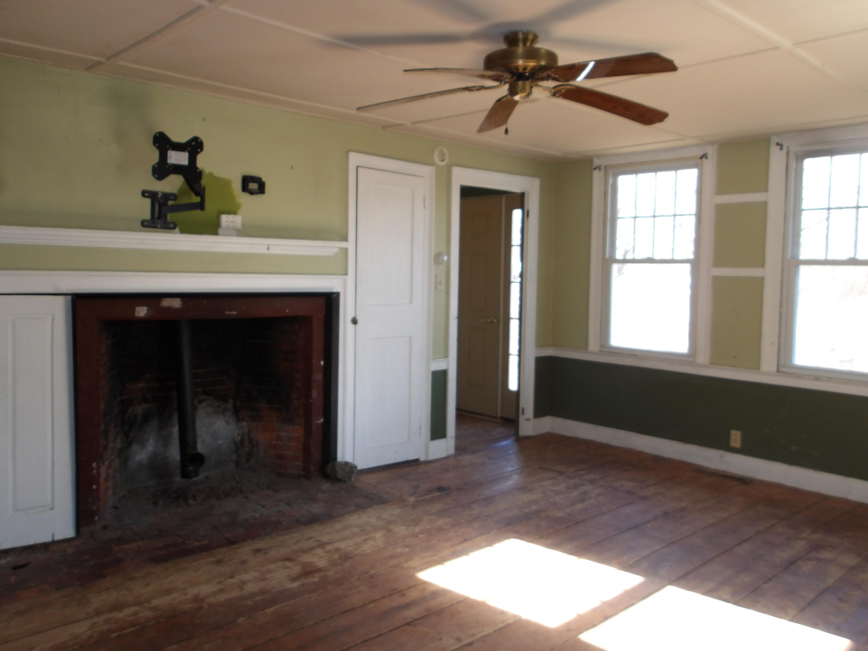 616 Old County Road Rockland, ME 04841 - Photo 10 of 51 100_3477