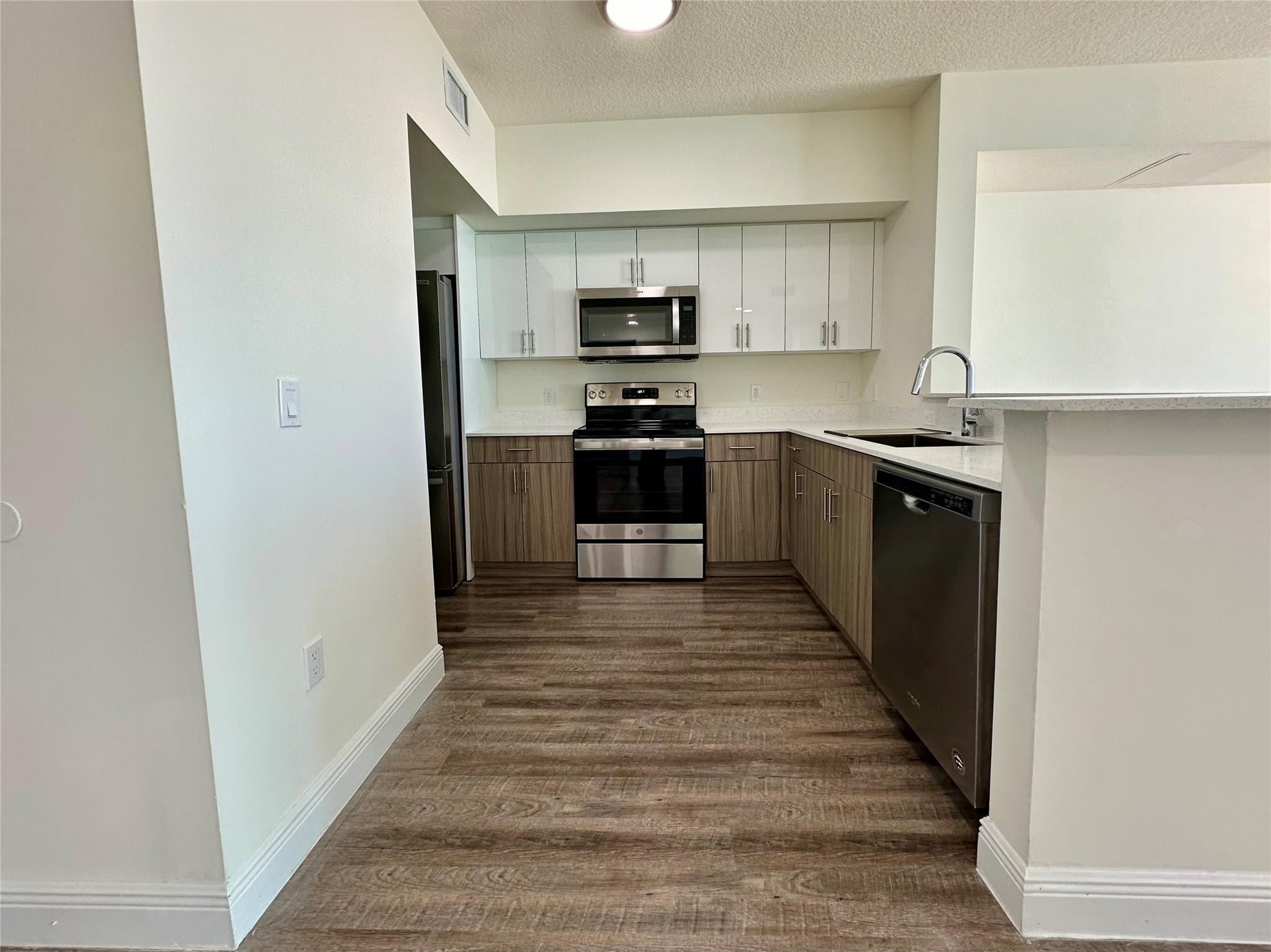 110 Southwest 12th Street, Unit 1903 Miami, FL 33130 - Photo 3 of 18 Photo 3