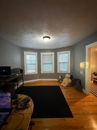 $2,700 | 31 Fifield Street, Unit 1, Watertown, MA 02472