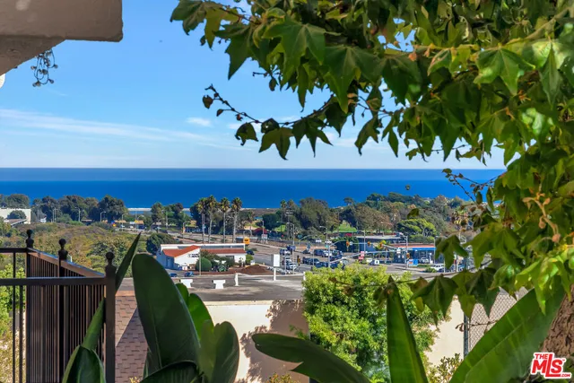 $750,000 | 23901 Civic Center Way, Unit D238, Malibu, CA 90265