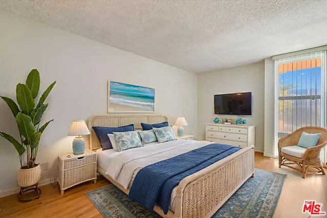 $750,000 | 23901 Civic Center Way, Unit D238, Malibu, CA 90265